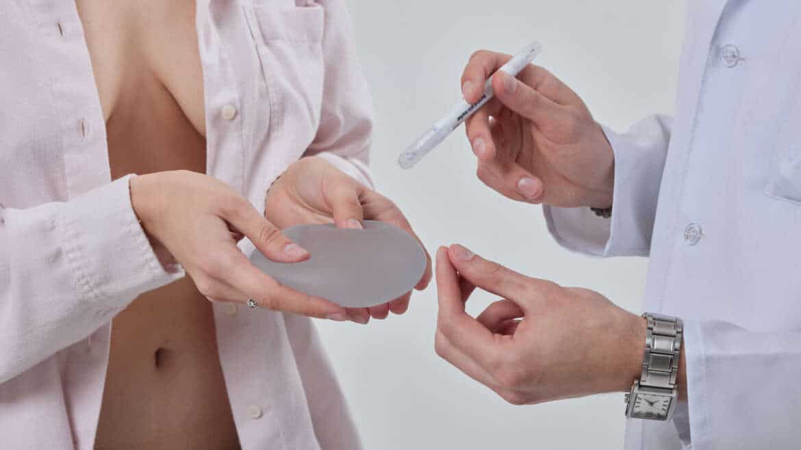 ¿Es el aumento mamario adecuado para mí? Explicación sobre los factores a considerar antes de optar por un aumento de mamas